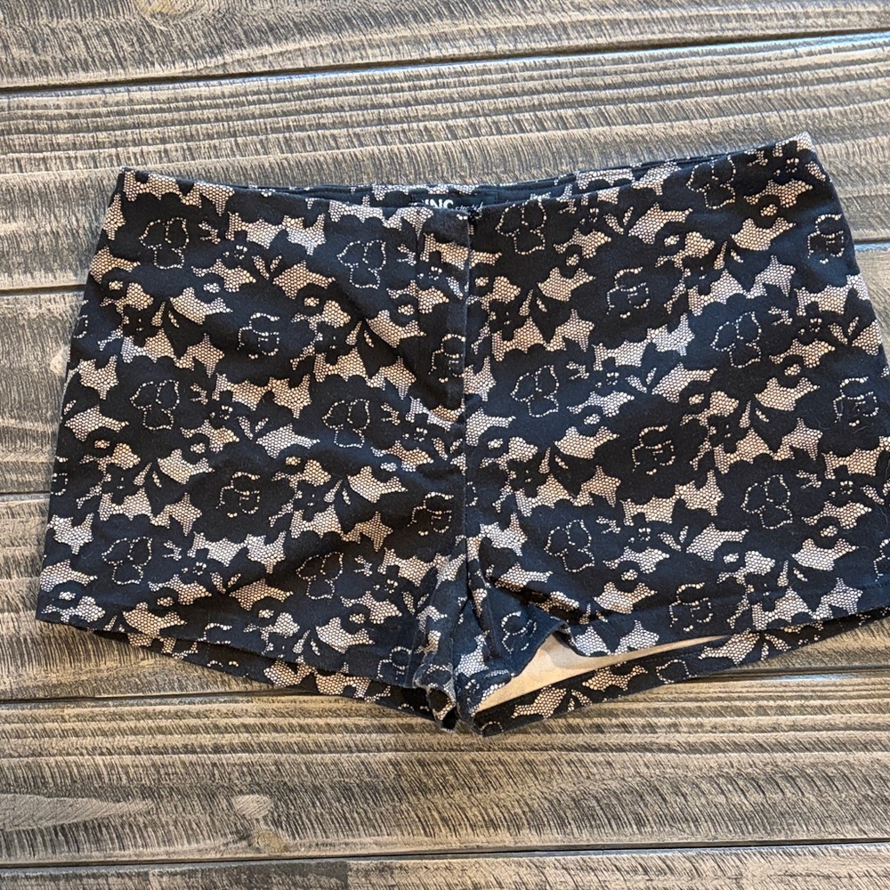 INC International Concepts Black and Beige Floral Stretch Shorts